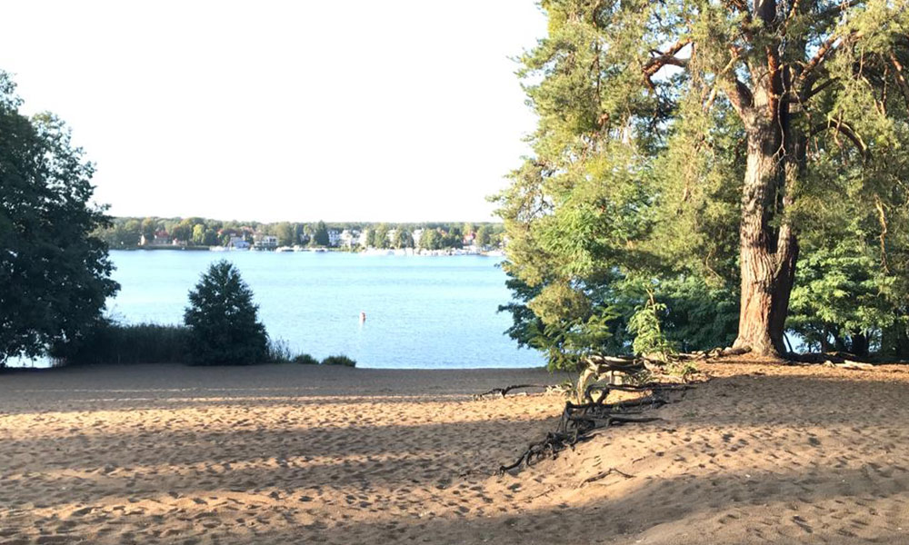 Strandspiele am Werlsee in Grünheide bei Berlin